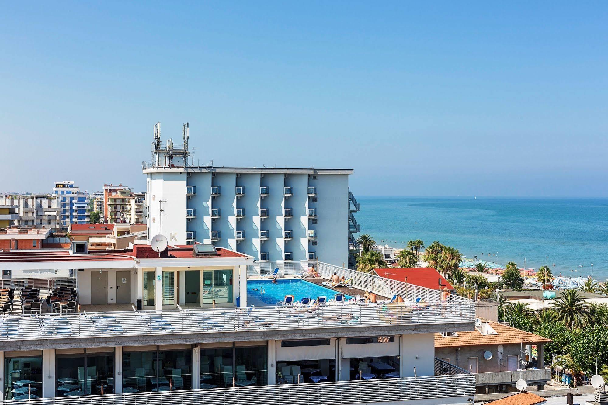Medi Garden Hotel&Residence Альба-Адріатіка Екстер'єр фото
