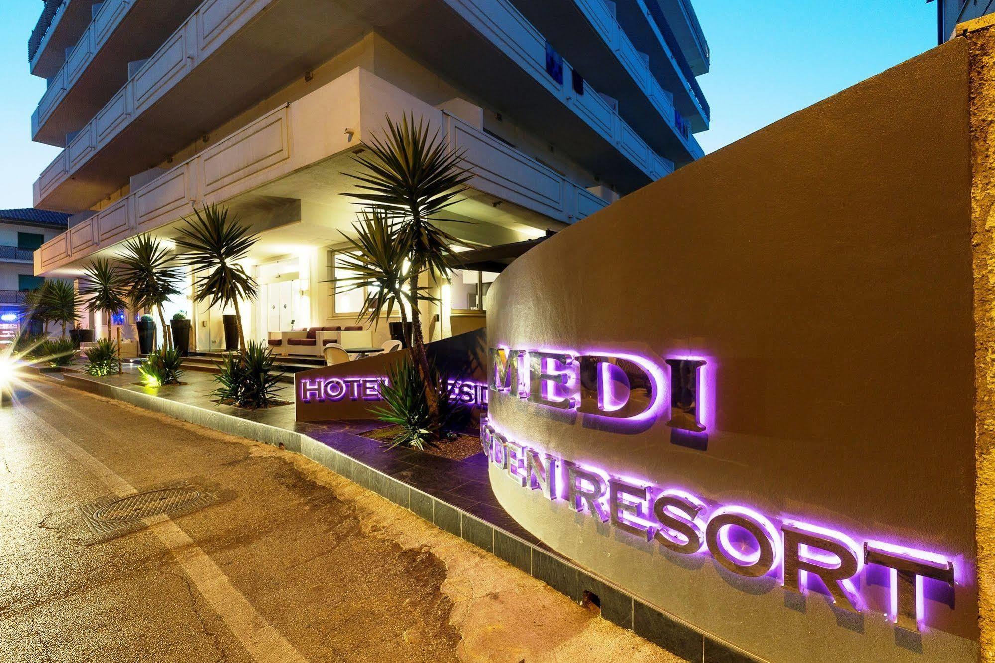 Medi Garden Hotel&Residence Альба-Адріатіка Екстер'єр фото